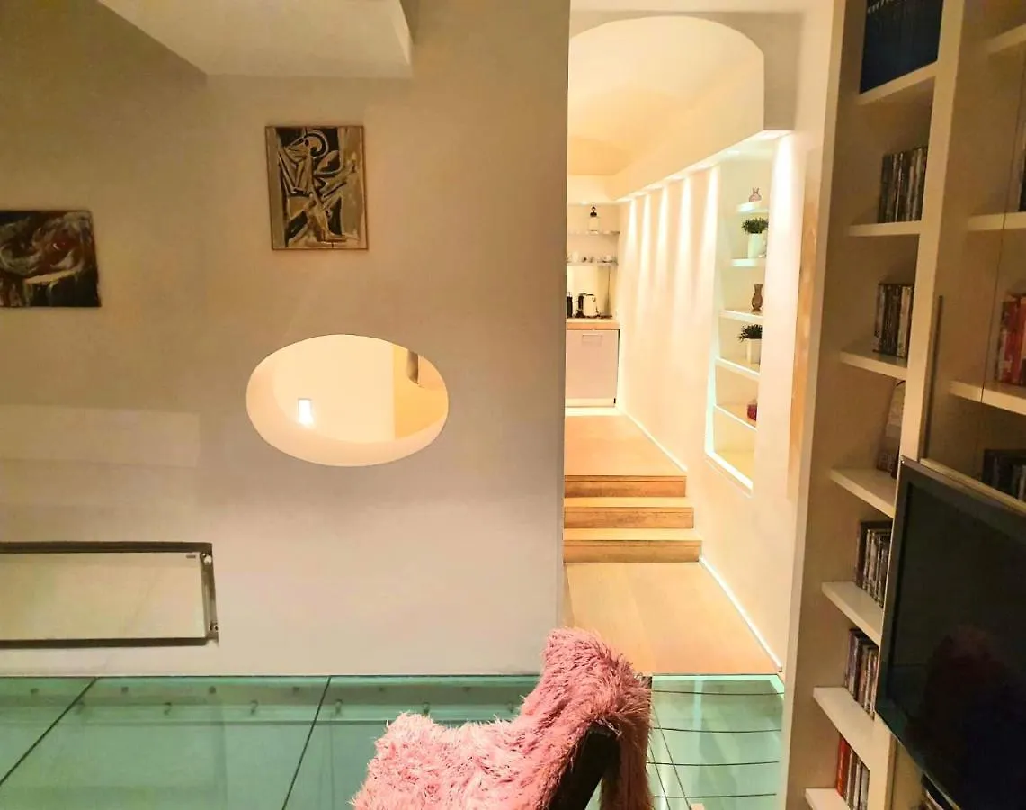 Giulia'S Luxury Trevi Daire Roma 0*,